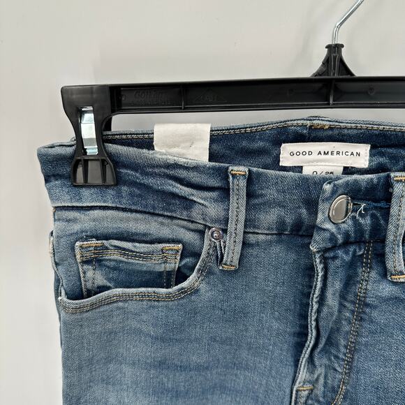 GOOD AMERICAN NWT Good Legs Crop Distressed Jean in Blue261 // 0 - Picture 8 of 14